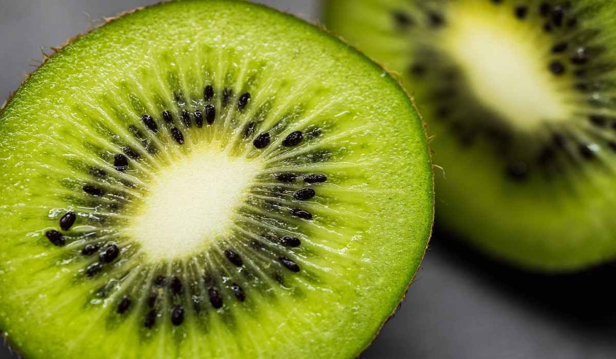  Kiwi benefits for skin and hair | Buy at a cheap price 